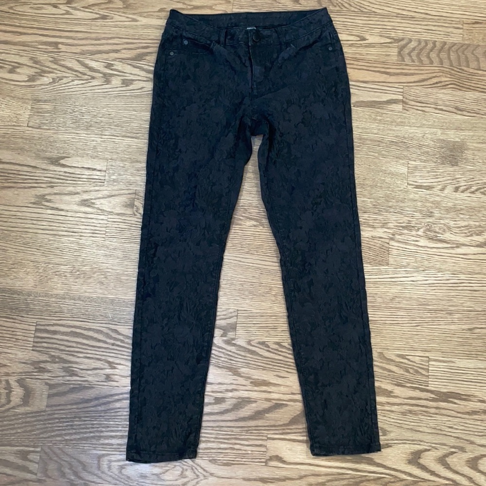 EUC Simply Vera black jacquard pants